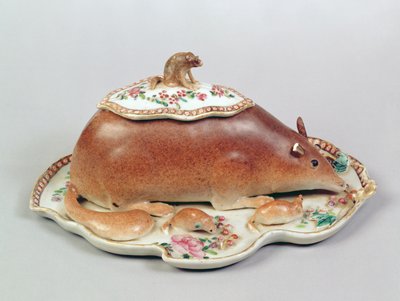 Famille rose Sauciere und Deckel modelliert als Eichhörnchen, Chien Lung Periode (1736-95) von Chinese School