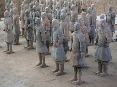 Xian-Museum, Terrakotta-Krieger aus dem Grab des Kaisers Shi Huangdi von Chinese School