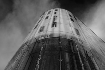 Dramatisches gebogenes Glasgebäude von Chris Hamilton