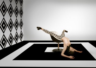 Surreale Geometrische Pose von Christine von Diepenbroek