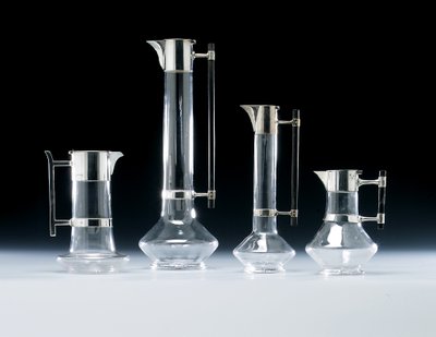 Ein silbermontierter Claret-Krug und anderes Glasgeschirr von Christopher (attr. to) Dresser