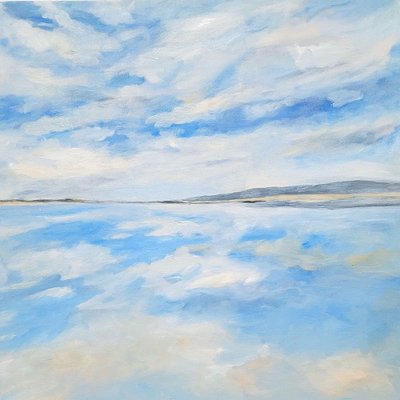 Weite blaue Himmelsreflexion von Claire Whitehead
