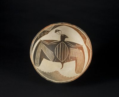 Schale mit bemalten Motiven von Culture Mimbres