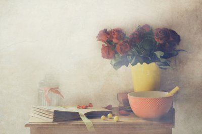 Vintage Rosen Stillleben von Delphine Devos