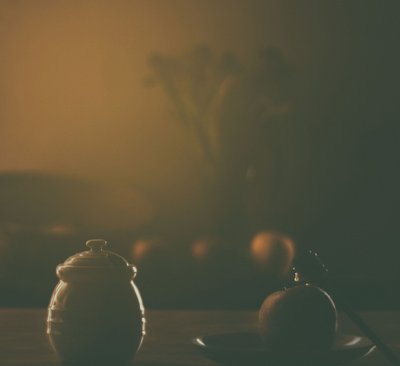 Warmer Honig-Apfel Stillleben von Delphine Devos