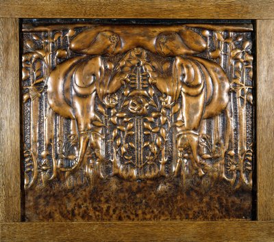 Dekoratives Bleipaneel in Hochrelief, zwei stilisierte Jungfrauen darstellend von Donald McKay Stoddart