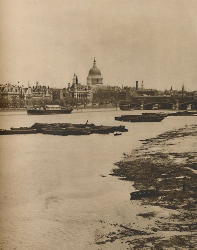 Ufer und Blackfriars von der Südseite der Waterloo-Brücke, ca. 1935 von Donald McLeish
