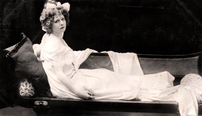 Mabel Love, englische Schauspielerin und Tänzerin, frühes 20. Jahrhundert von Dover Street Studios