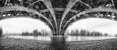Stahlbrückenreflexion von EM-Photographies