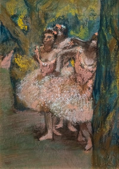 Drei Tänzerinnen in lachsfarbenen Röcken. 1904-1906. Pastell auf Marouflepapier auf Karton. von Edgar Degas