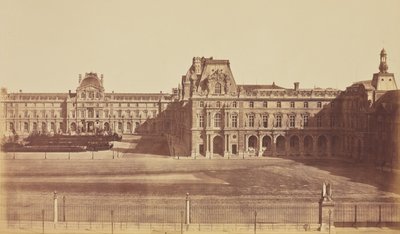 [Der Napoleonhof, von den Tuilerien aus gesehen, Louvre, Paris] von Édouard Baldus