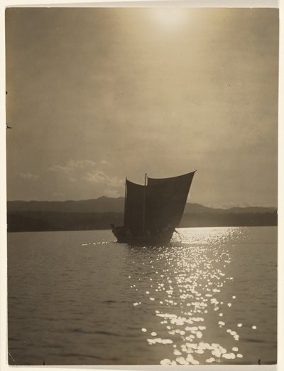 [Im grauen Licht der Morgendämmerung wandten sich die Yaklus-Krieger ab] von Edward S. Curtis