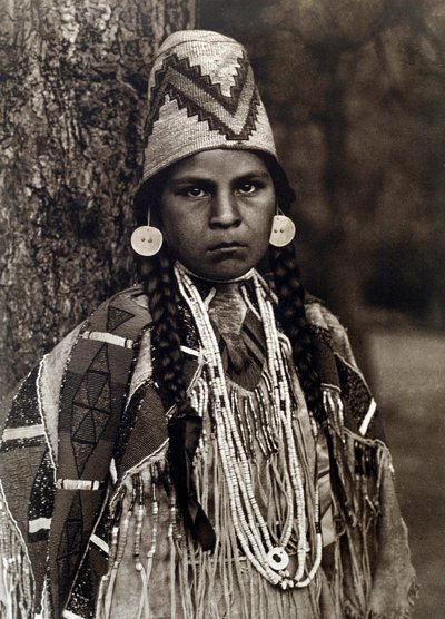 Indianer Amerikas: Porträt eines Mädchens der Umatilla von Edward Sheriff Curtis