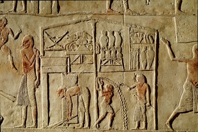 Ägyptische Antike: Nahrungsmittel werden in Lagern aufbewahrt. Relief, das ein Grab eines hohen Beamten der 18. Dynastie schmückt. Bologna, Civico Museo Archeologico von Egyptian 18th Dynasty