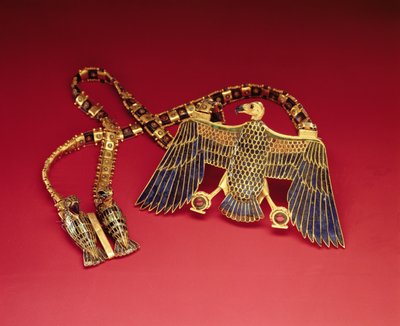 Halskette mit Geieranhänger, aus dem Grab von Tutanchamun (ca. 1370-1352 v. Chr.) Neues Reich von Egyptian 18th Dynasty