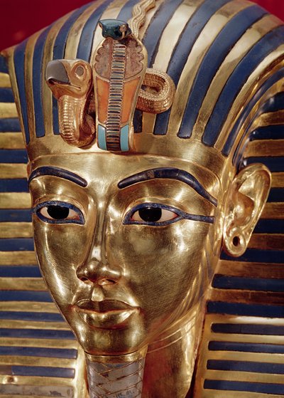 Die goldene Maske, aus dem Schatz des Tutanchamun (ca. 1370-52 v. Chr.) ca. 1340 v. Chr. (Gold mit Halbedelsteinen eingelegt) von Egyptian 18th Dynasty