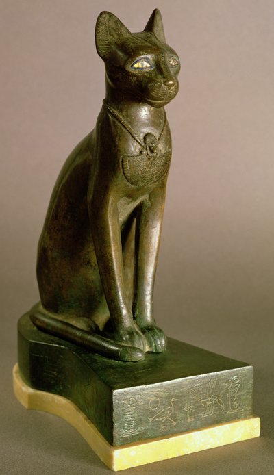 Statuette einer Katze, die die Göttin Bastet darstellt, mit der Kartusche von Psamtek I, Saite-Periode, ca. 664-610 v. Chr. von Egyptian 26th Dynasty