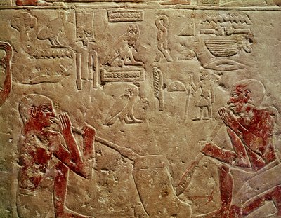 Relief, das Glasbläser darstellt, aus dem Mastaba von Kaemrehu, Saqqara, Altes Reich, ca. 2325 v. Chr. von Egyptian 6th Dynasty