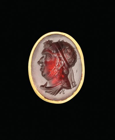 Hellenistischer Intaglioring mit königlichem Porträt eines ptolemäischen Herrschers, wahrscheinlich Ptolemaios IX., Soter II, spätes 2. - frühes 1. Jahrhundert v. Chr. von Egyptian Ptolemaic Period
