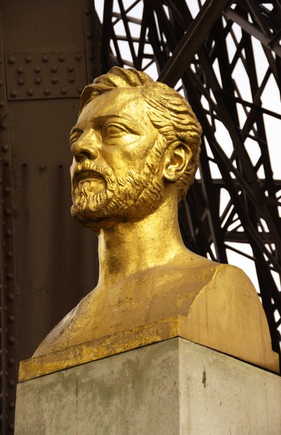 Büste von Gustave Eiffel unter dem Eiffelturm, Paris, Frankreich von Emile Antoine Bourdelle