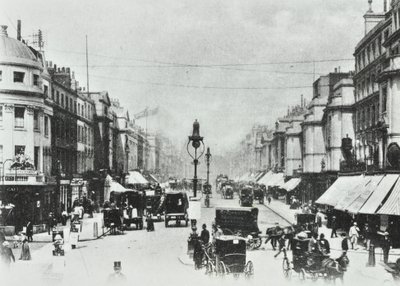 252-260 Regent Street, Westminster LB: Blick nach Norden zu Oxford Circus, 1890 von English Photographer