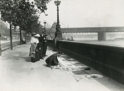 Ein Straßenkünstler auf dem Embankment von English Photographer