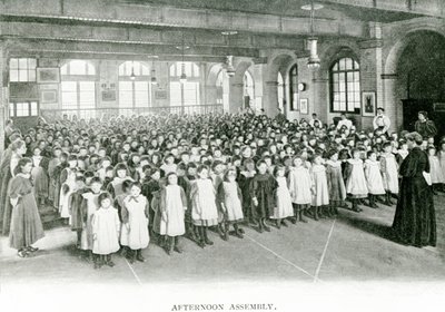 Nachmittagsversammlung, ca. 1900 (s/w Foto) von English Photographer