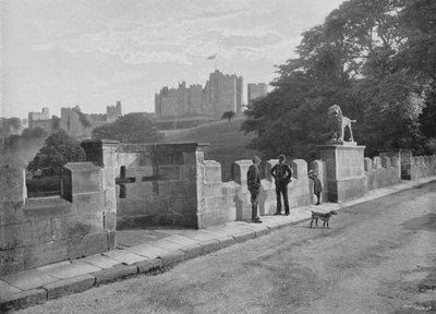 Alnwick, die Löwenbrücke und Schloss von English Photographer