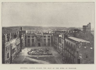 Arundel Castle, Sussex, der Sitz des Duke of Norfolk von English Photographer