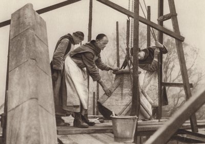 Buckfast Abbey: Die Brüder bei der Arbeit von English Photographer