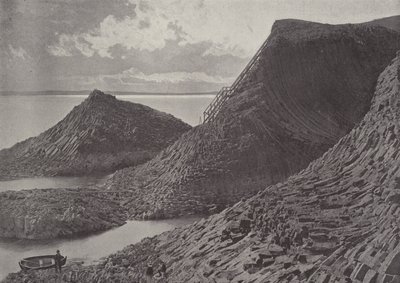 Muschelhöhle, Staffa von English Photographer