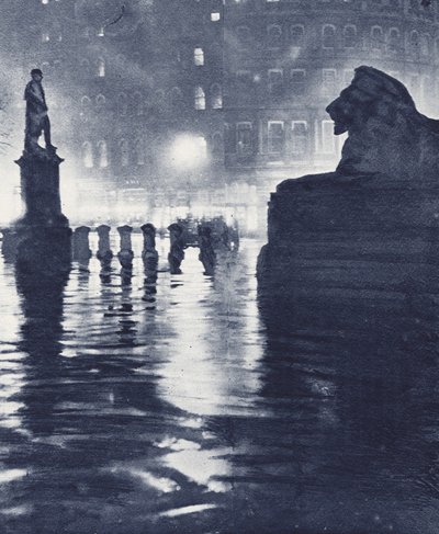 Abendliche Schatten auf dem Trafalgar Square, London von English Photographer