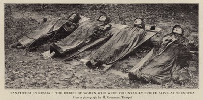 Fanatismus in Russland, die Leichen von Frauen, die sich freiwillig in Ternovka lebendig begraben ließen von English Photographer