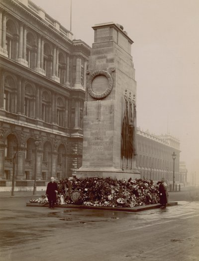Allgemeine Ansicht des Kenotaphs in Whitehall von English Photographer