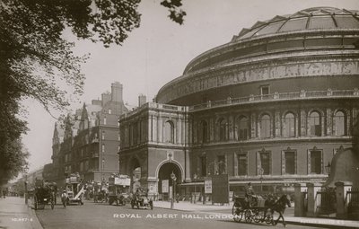 Gesamtansicht der Royal Albert Hall von English Photographer