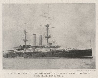 HM Schlachtschiff Royal Sovereign, auf dem am 9. November eine schwere Explosion stattfand von English Photographer