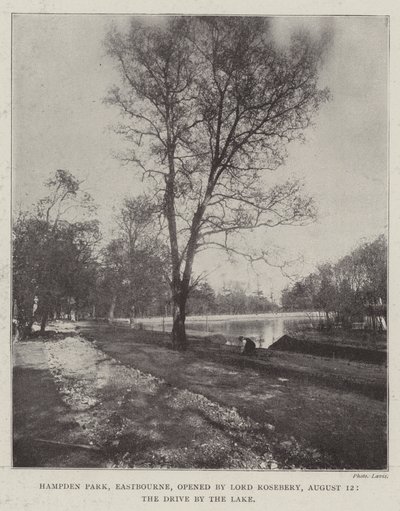Hampden Park, Eastbourne, eröffnet von Lord Rosebery, 12. August, die Fahrt am See entlang von English Photographer