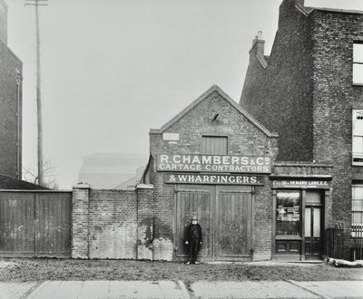 High Street, North Woolwich; später Pier Road, 1899 von English Photographer