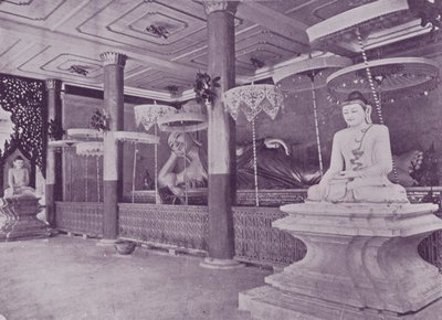 Innerhalb der Pagode, Rangoon von English Photographer