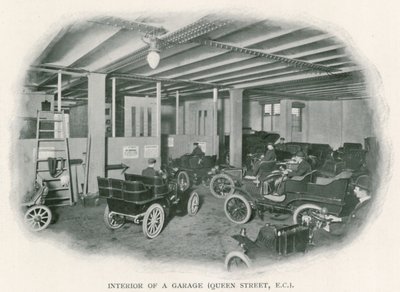 Innenansicht einer Garage, Queen Street, EC1 von English Photographer