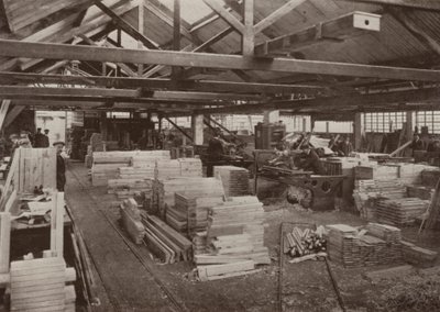 Tischlerei-Fabrik, Burton-on-Trent: Blick auf die Tischlermaschinenwerkstatt Nr. 2 von English Photographer