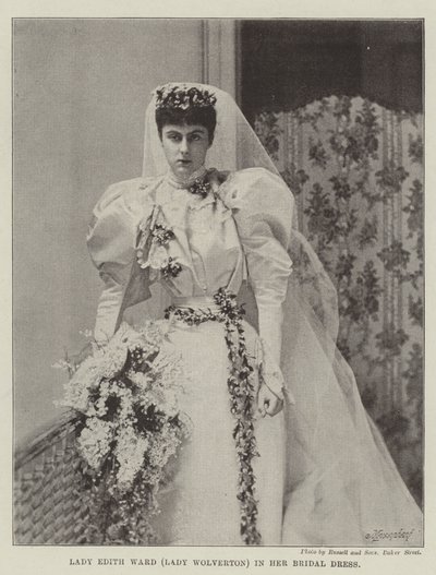 Lady Edith Ward (Lady Wolverton) in ihrem Brautkleid von English Photographer