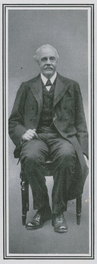 Lady Nancy Astors Sponsor, Gerald Balfour von English Photographer