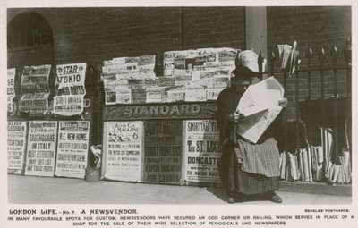 Londoner Leben, ein Zeitungsverkäufer von English Photographer
