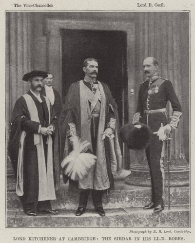Lord Kitchener in Cambridge, der Sirdar in seinen LLD-Roben von English Photographer