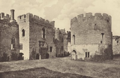 Ludlow Castle, Innerer Hof und Runde Kapelle von English Photographer