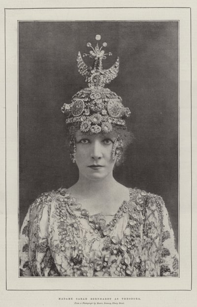 Madame Sarah Bernhardt als Theodora von English Photographer