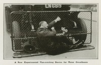 Mannfanggerät für Motoromnibusse von English Photographer