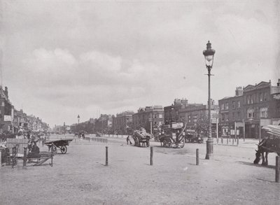 Mile End Road, Blick nach Osten von English Photographer