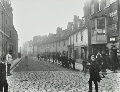 Mill Lane: von Deptford Broadway, London, 1895 von English Photographer